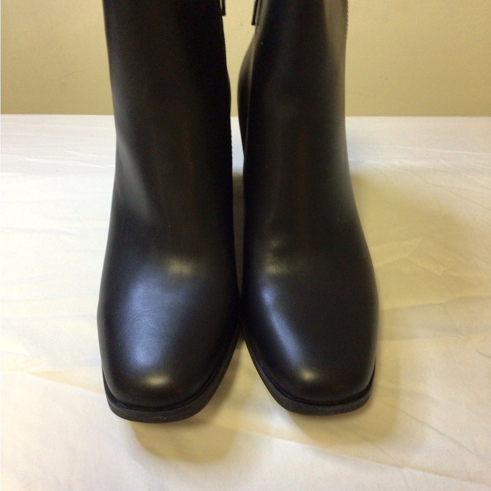 White Mountain Black Ankle Booties with Chunky Heel - Picture 8 of 8